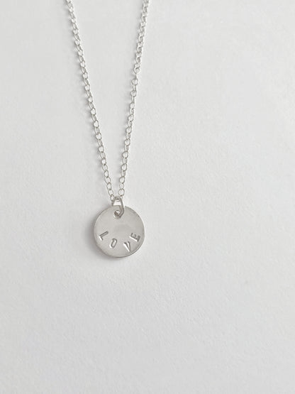 圍繞迷你字項鍊