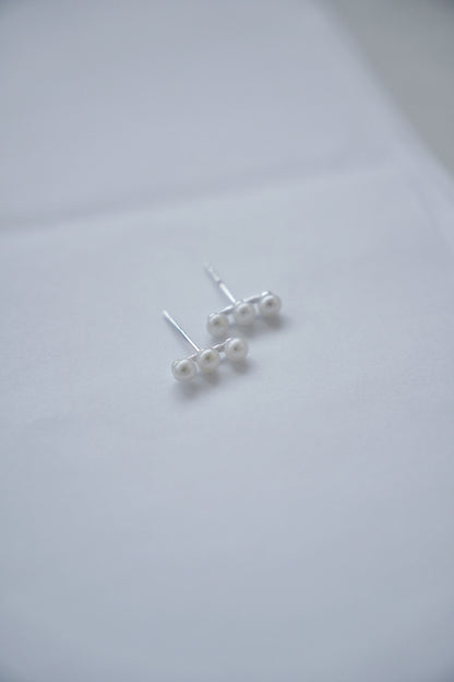 CERES 三顆迷你珍珠耳針