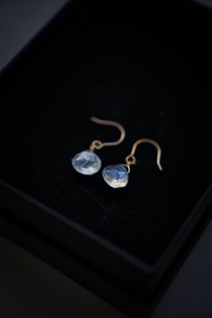 柔和月光石耳環