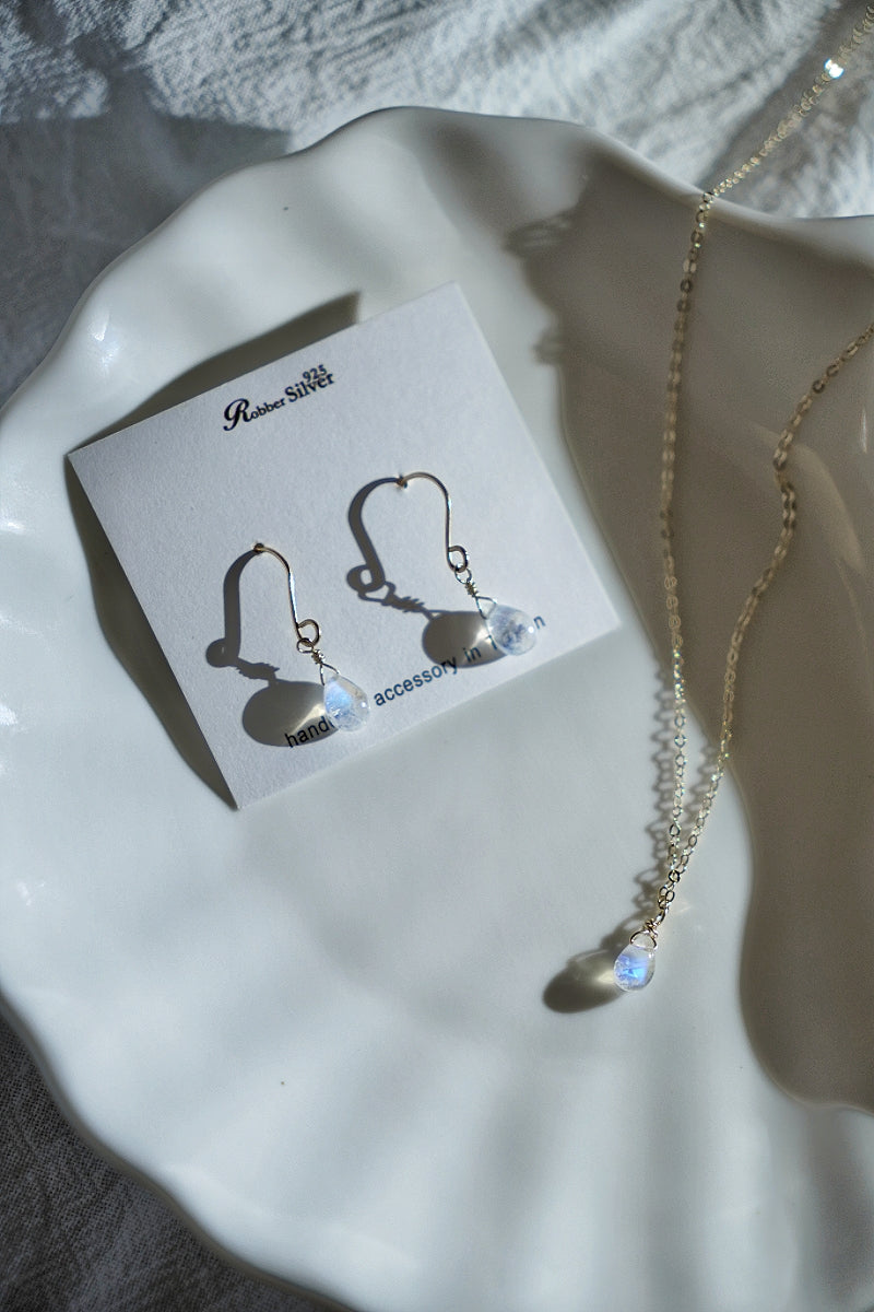 胖胖水滴 月光石耳環